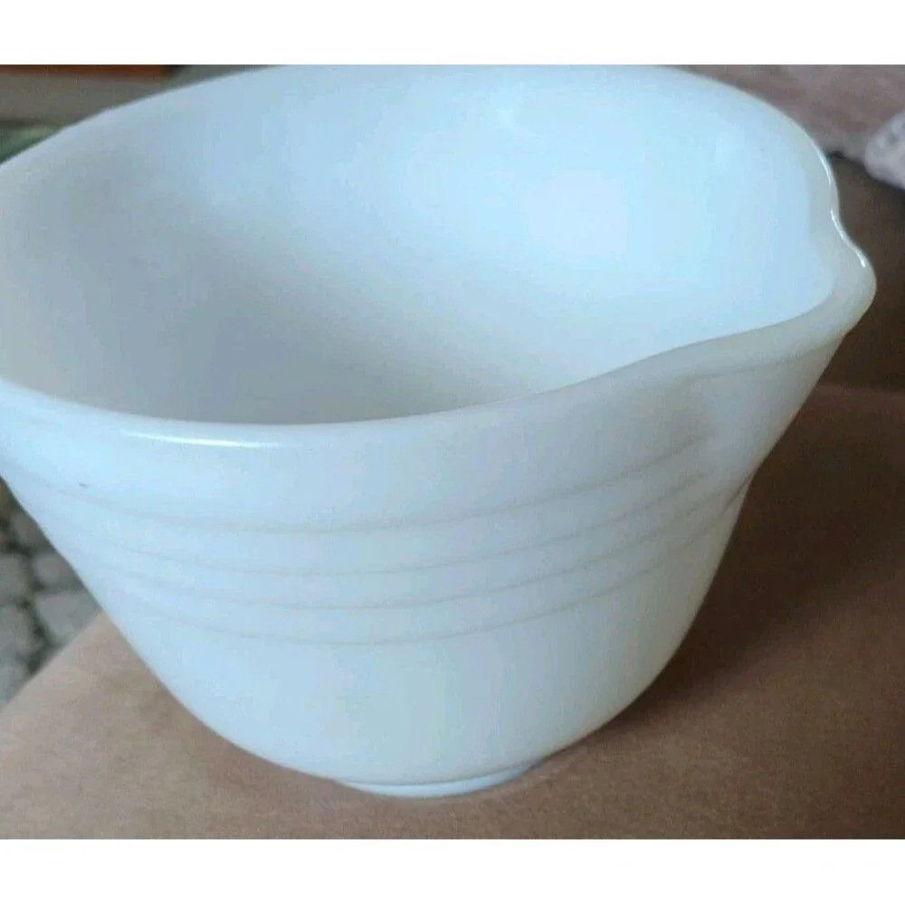 3 Vintage Pyrex  White Milk Glass Mixing Bowl & Creamer Cup Glass Baking Dish